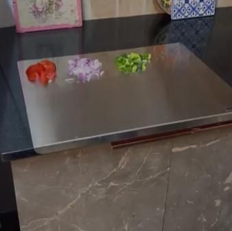 Multipurpose Stainless Steel Chopping Board (35x31cm)